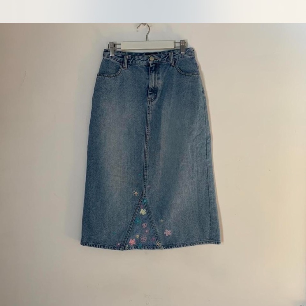 Vintage Gap denim midi skirt with embroidered flowers